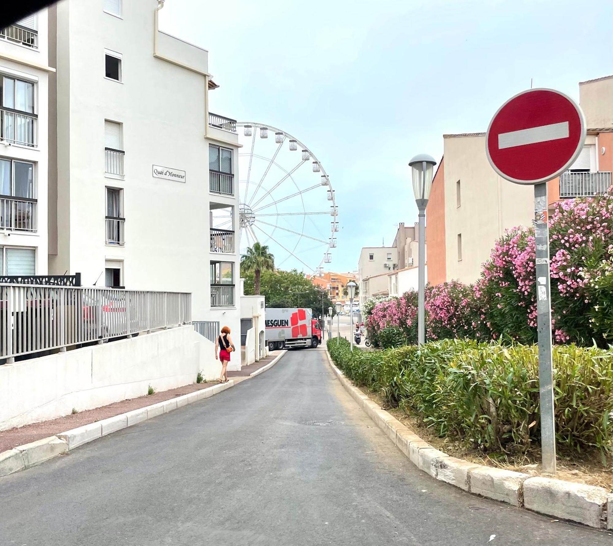 Du Port Apartment
